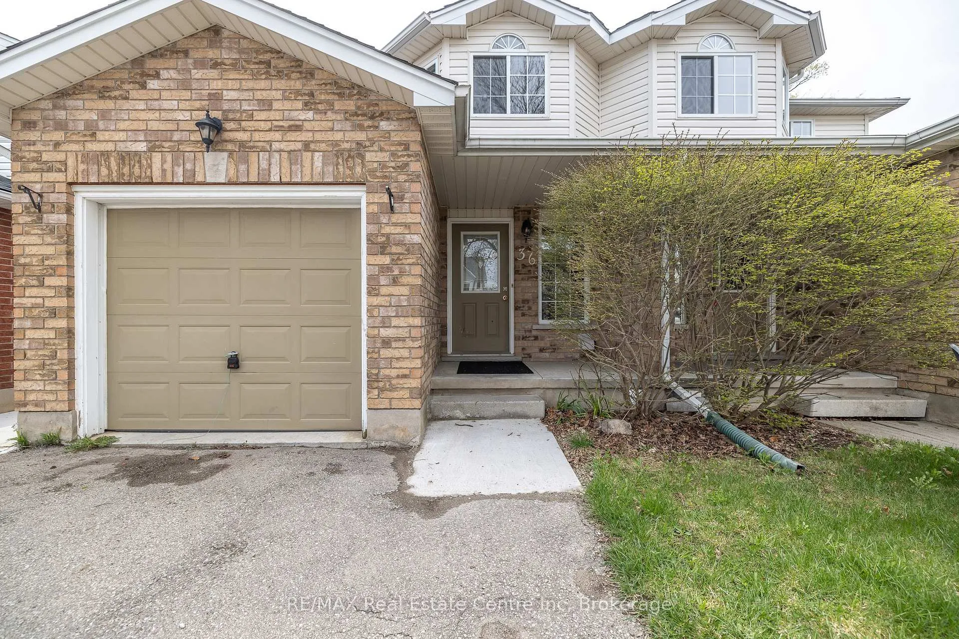 Photo 3 of 36 Raspberry Lane, Guelph, Grange Road — HOMEH