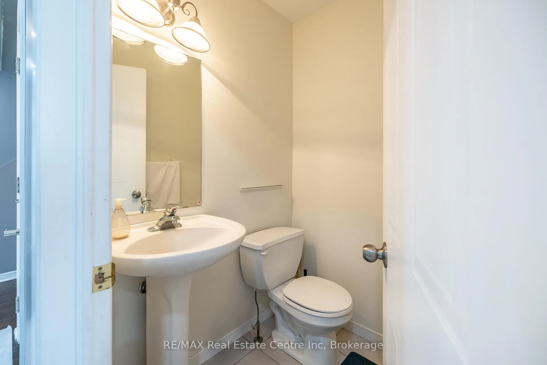 Photo 13 of 36 Raspberry Lane, Guelph, Grange Road — HOMEH