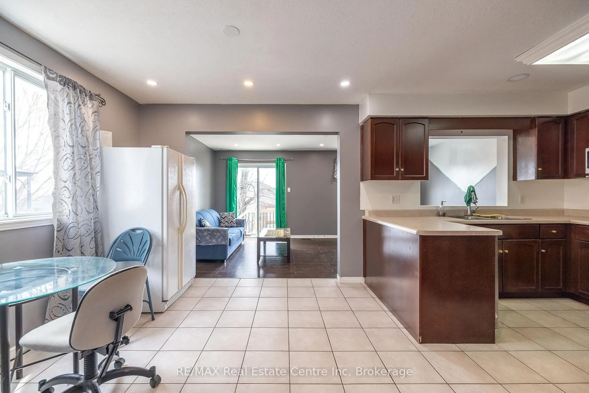 Photo 17 of 36 Raspberry Lane, Guelph, Grange Road — HOMEH