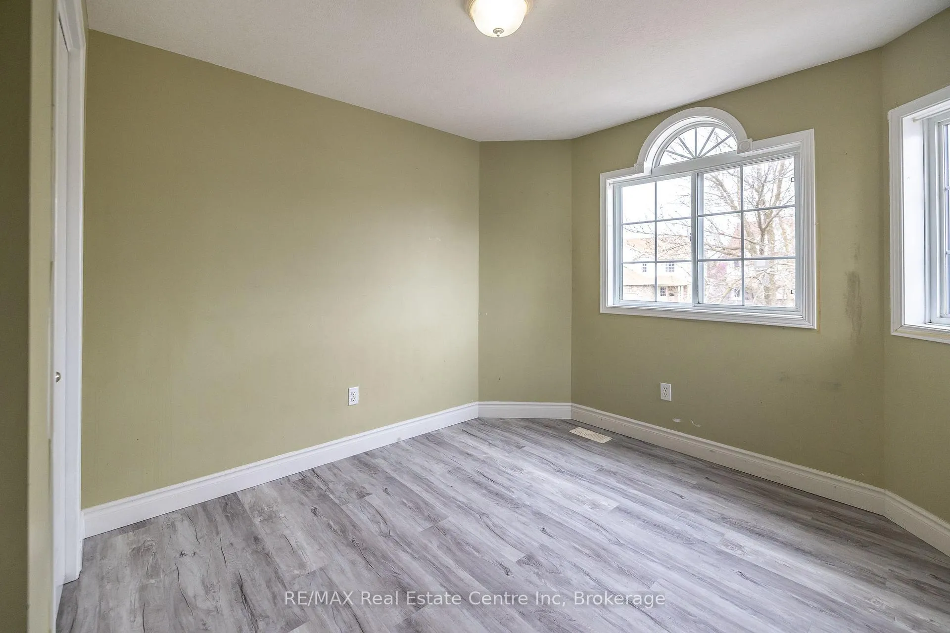 Photo 32 of 36 Raspberry Lane, Guelph, Grange Road — HOMEH