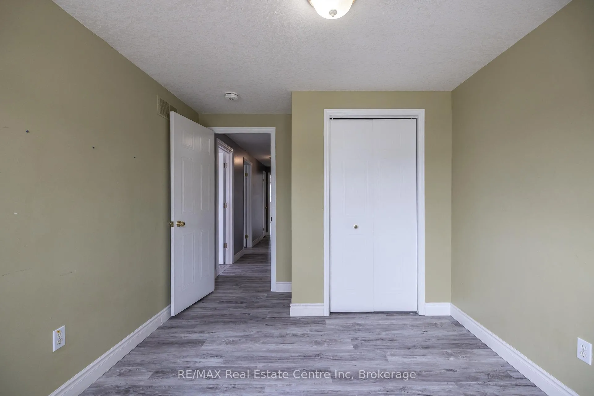 Photo 33 of 36 Raspberry Lane, Guelph, Grange Road — HOMEH