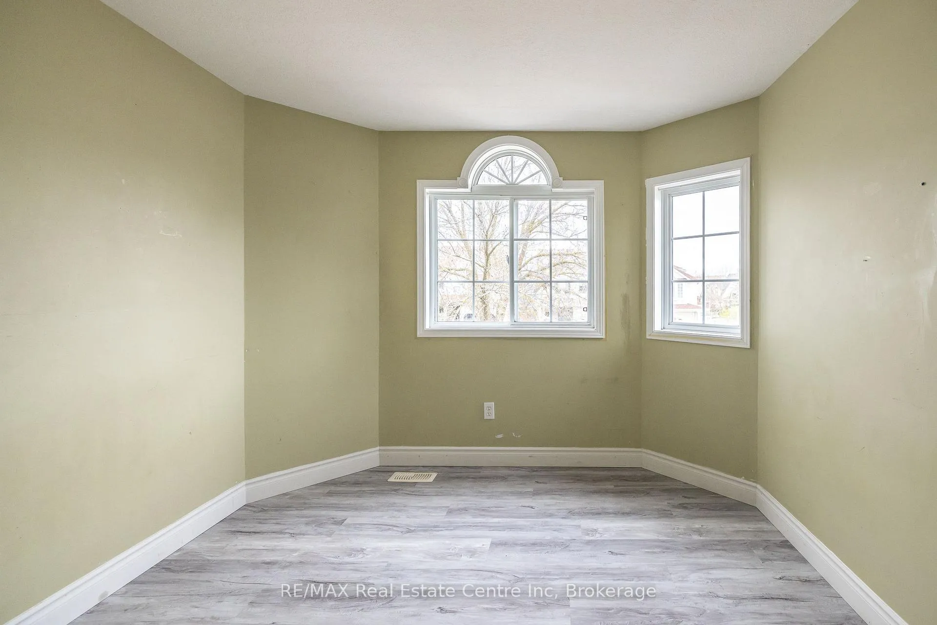 Photo 34 of 36 Raspberry Lane, Guelph, Grange Road — HOMEH