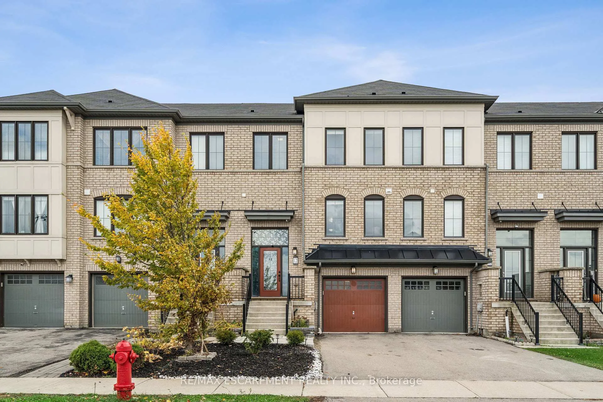 Photo 1 of 12 Crafter Crescent, Hamilton, Stoney Creek Mountain — HOMEH