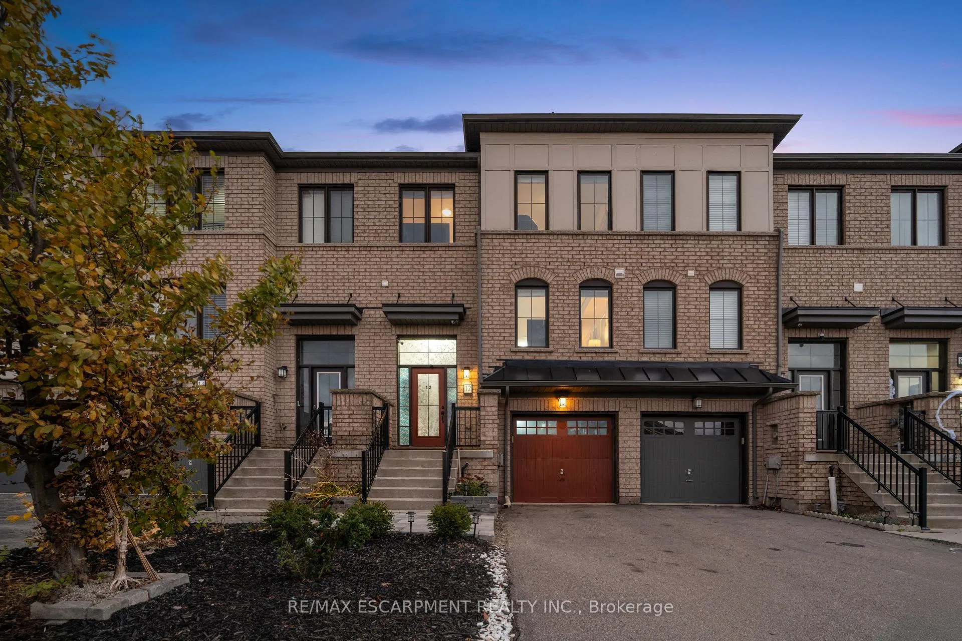 Photo 2 of 12 Crafter Crescent, Hamilton, Stoney Creek Mountain — HOMEH