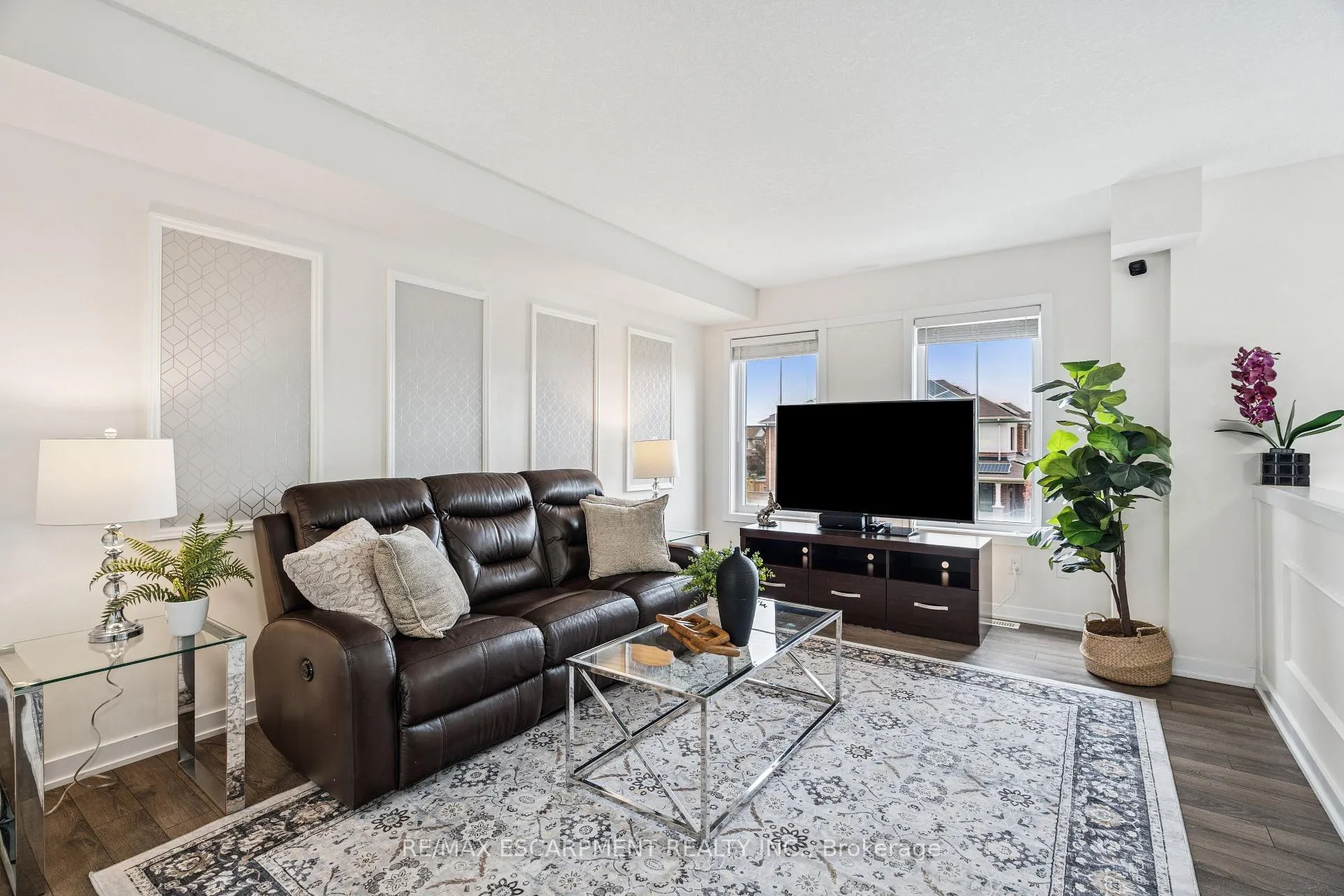 Photo 8 of 12 Crafter Crescent, Hamilton, Stoney Creek Mountain — HOMEH