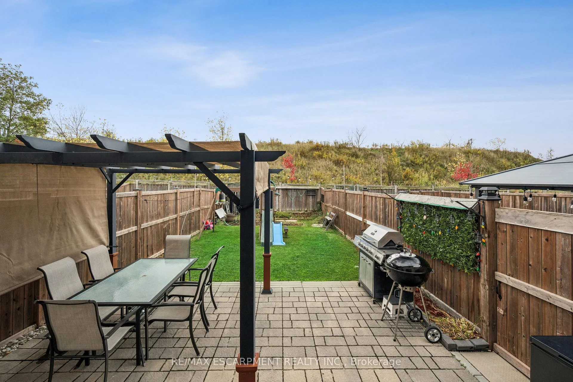 Photo 29 of 12 Crafter Crescent, Hamilton, Stoney Creek Mountain — HOMEH
