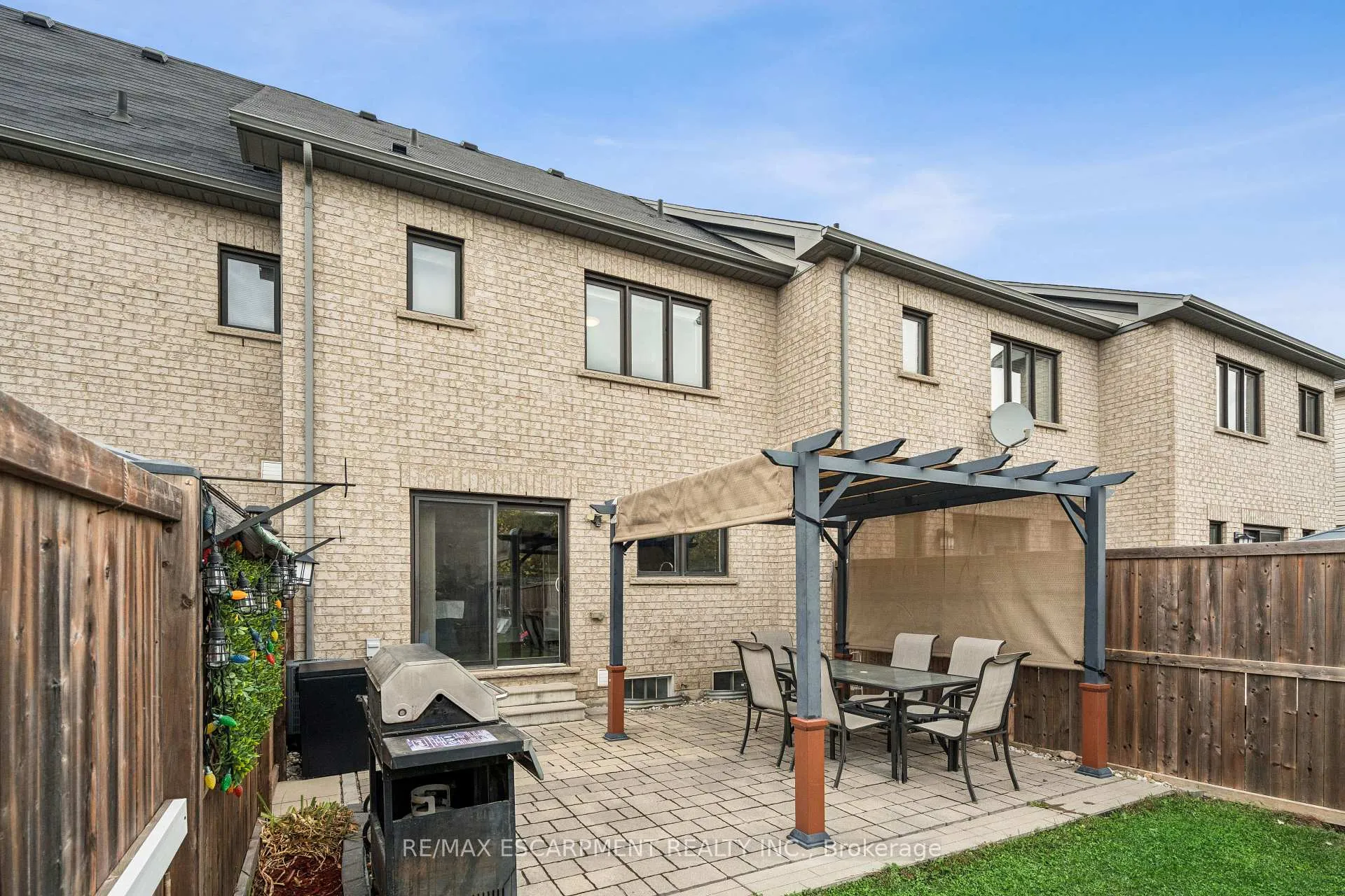 Photo 30 of 12 Crafter Crescent, Hamilton, Stoney Creek Mountain — HOMEH