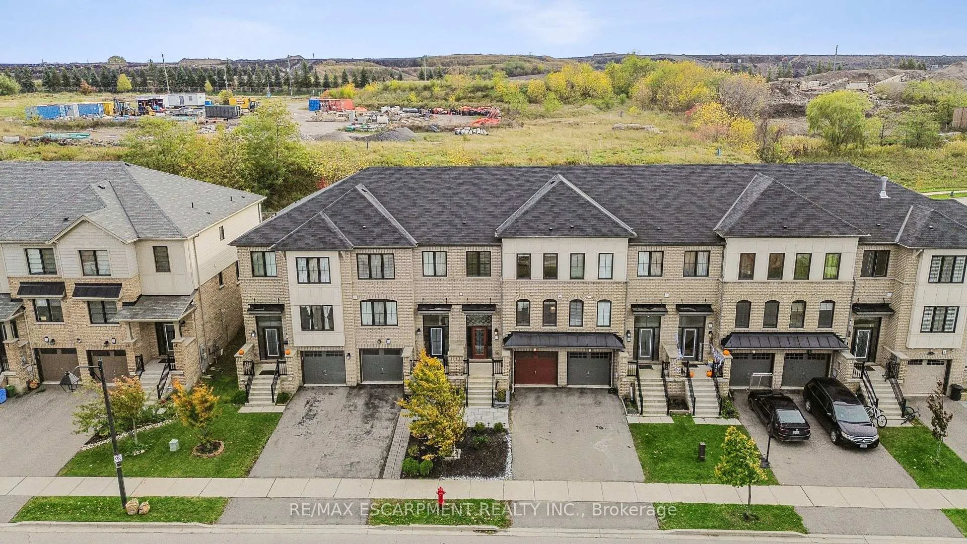 Photo 33 of 12 Crafter Crescent, Hamilton, Stoney Creek Mountain — HOMEH