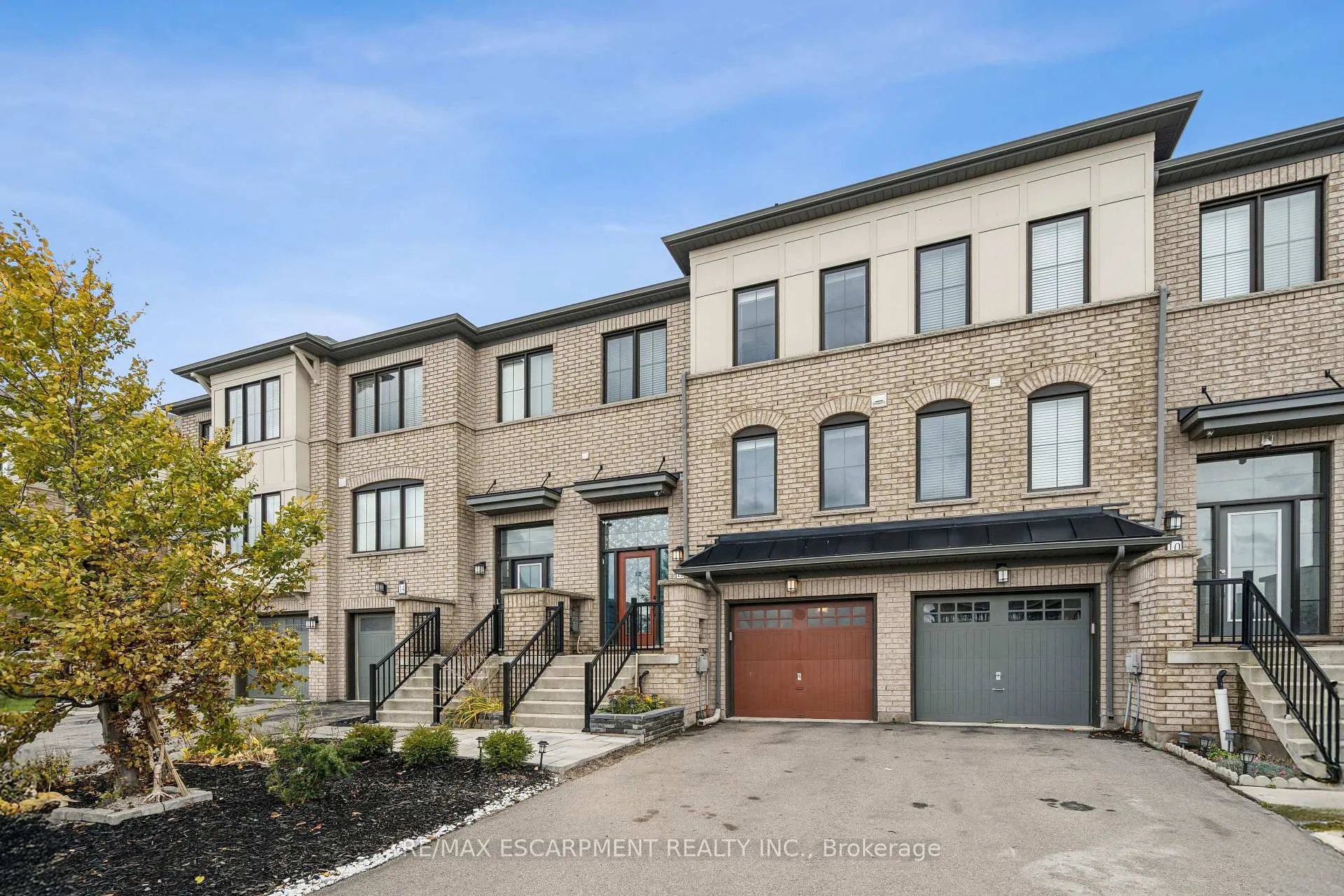 Photo 35 of 12 Crafter Crescent, Hamilton, Stoney Creek Mountain — HOMEH