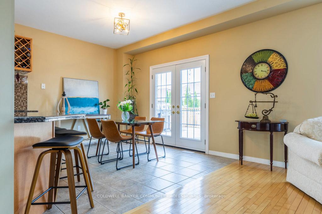 Photo 5 of 229 Gatestone Drive, Hamilton, Stoney Creek Mountain — HOMEH