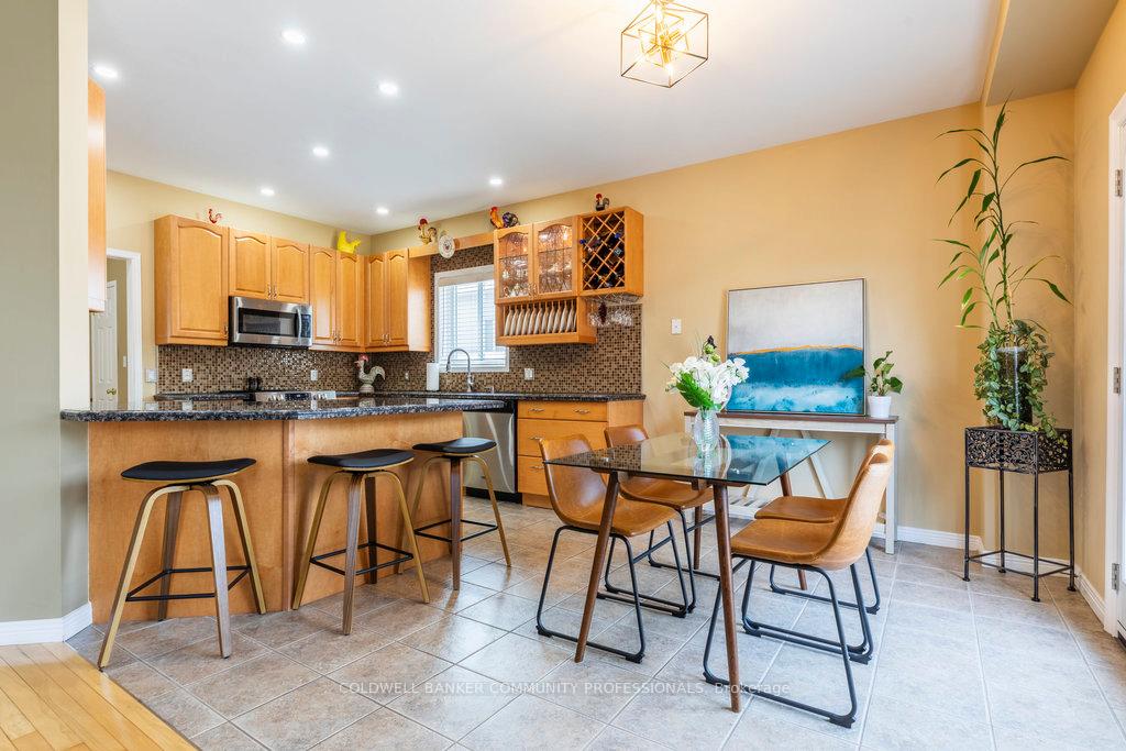 Photo 7 of 229 Gatestone Drive, Hamilton, Stoney Creek Mountain — HOMEH