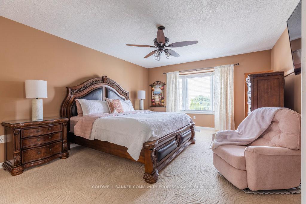 Photo 10 of 229 Gatestone Drive, Hamilton, Stoney Creek Mountain — HOMEH
