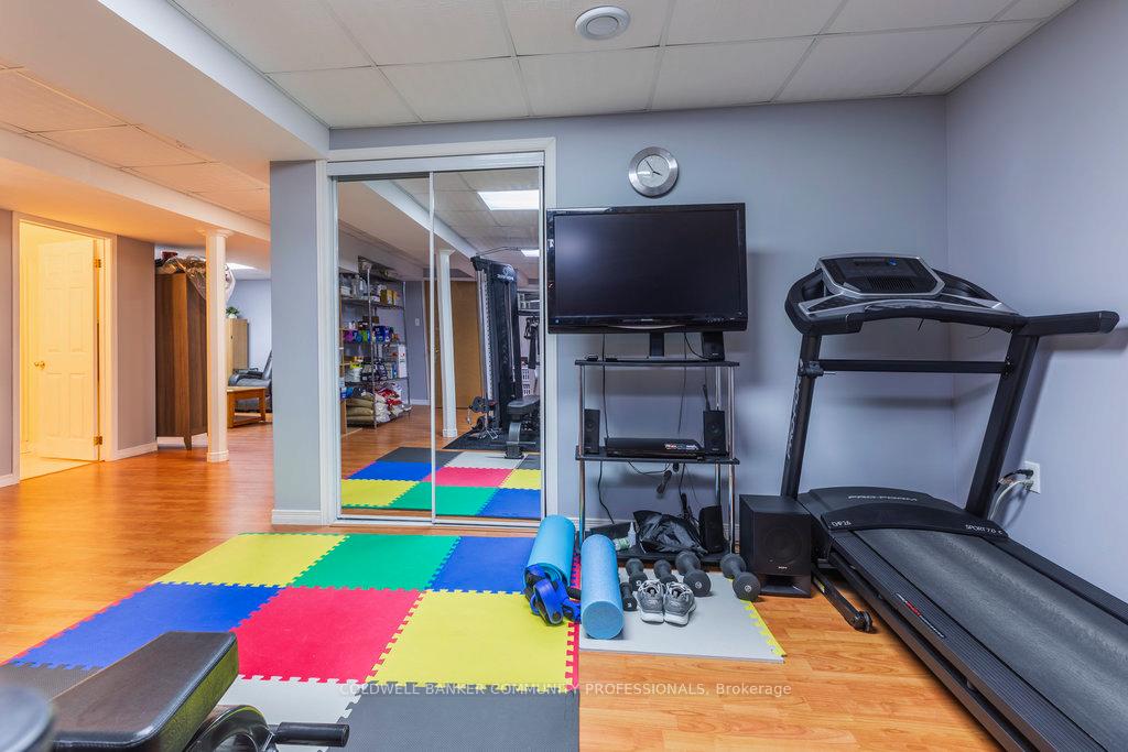 Photo 24 of 229 Gatestone Drive, Hamilton, Stoney Creek Mountain — HOMEH