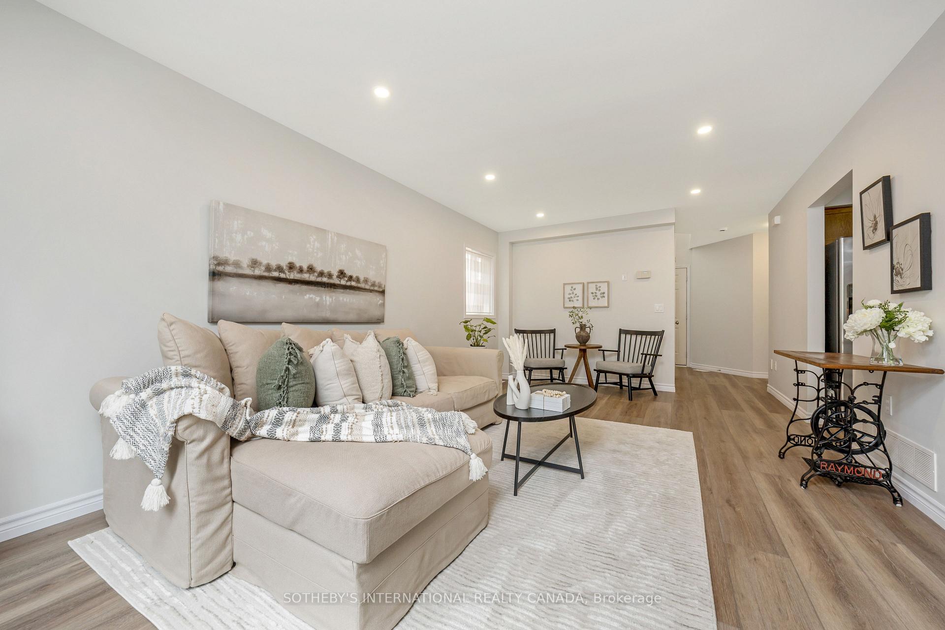 Photo 8 of 61 Darling Crescent, Guelph, Pineridge/Westminster Woods — HOMEH