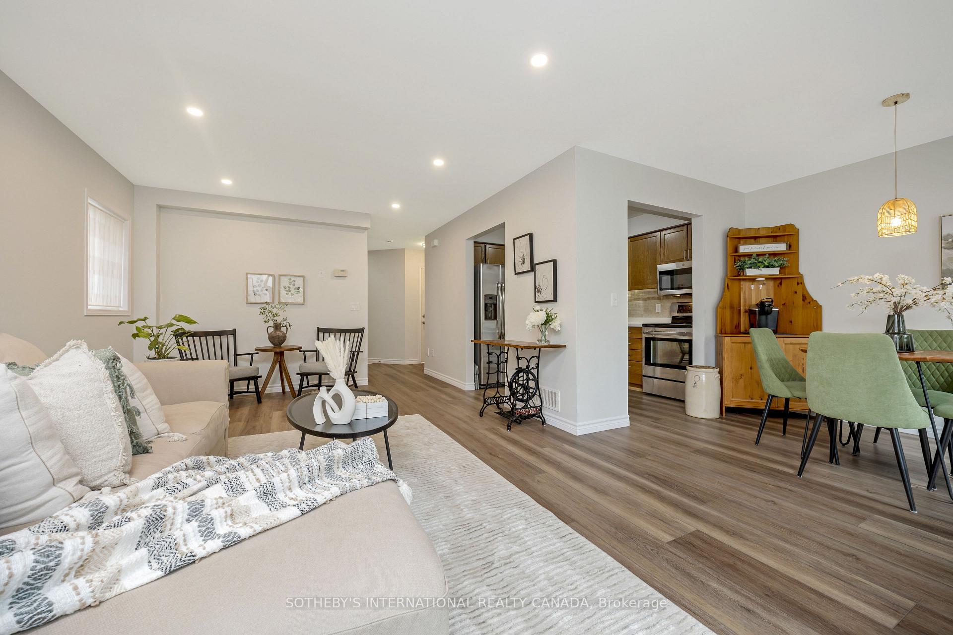Photo 10 of 61 Darling Crescent, Guelph, Pineridge/Westminster Woods — HOMEH