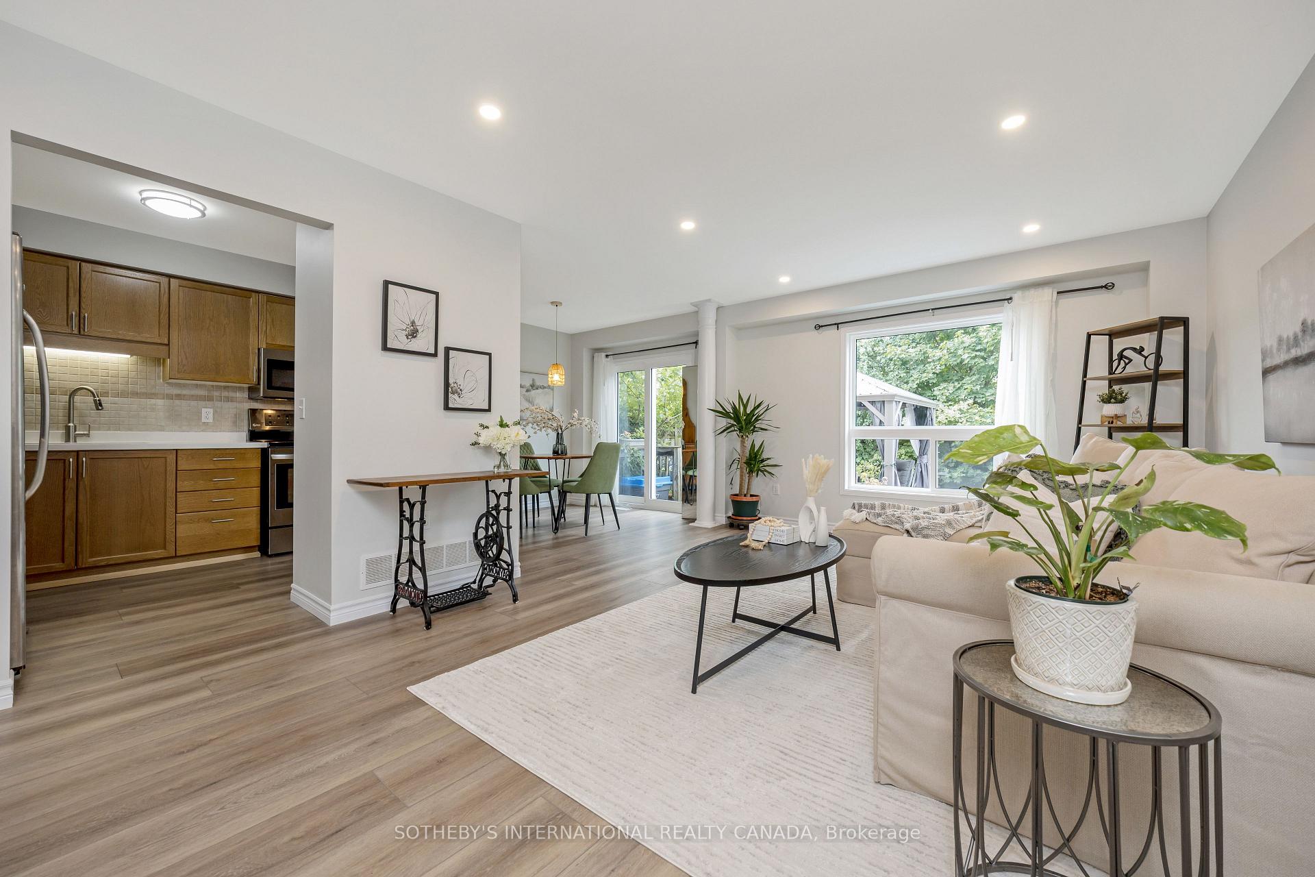 Photo 11 of 61 Darling Crescent, Guelph, Pineridge/Westminster Woods — HOMEH