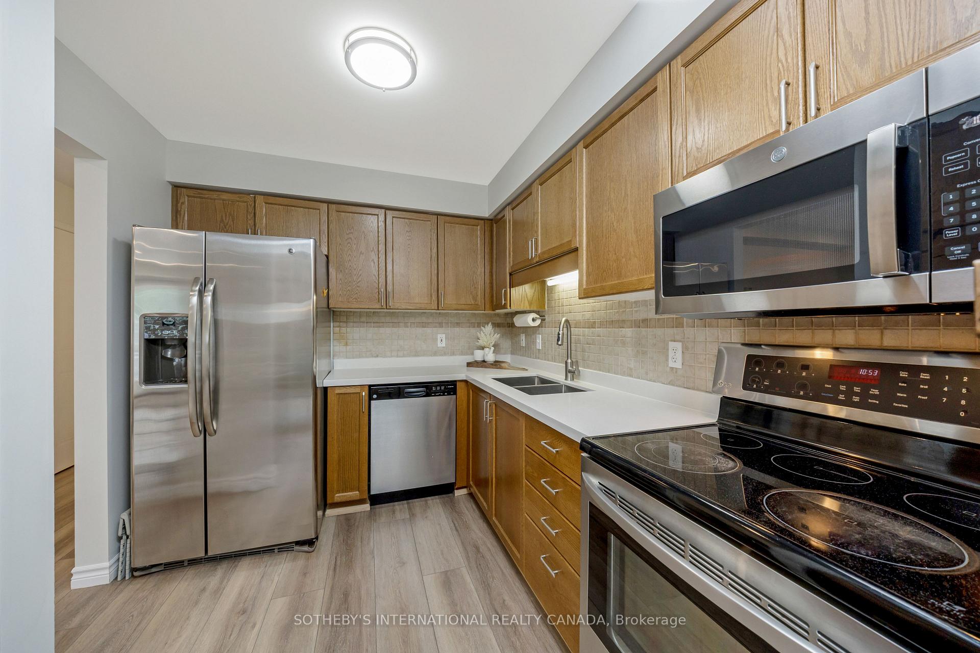 Photo 13 of 61 Darling Crescent, Guelph, Pineridge/Westminster Woods — HOMEH