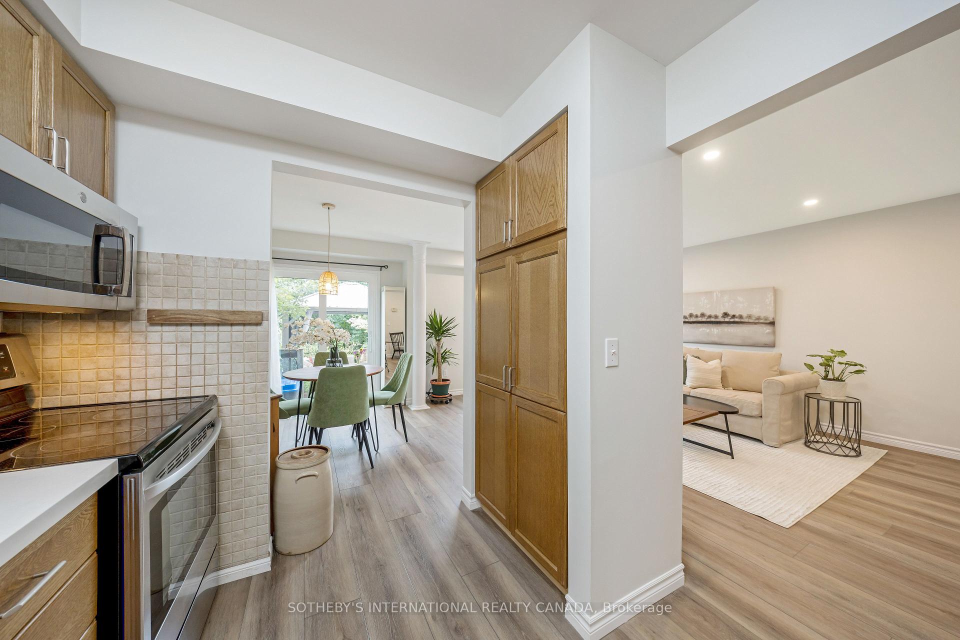 Photo 14 of 61 Darling Crescent, Guelph, Pineridge/Westminster Woods — HOMEH