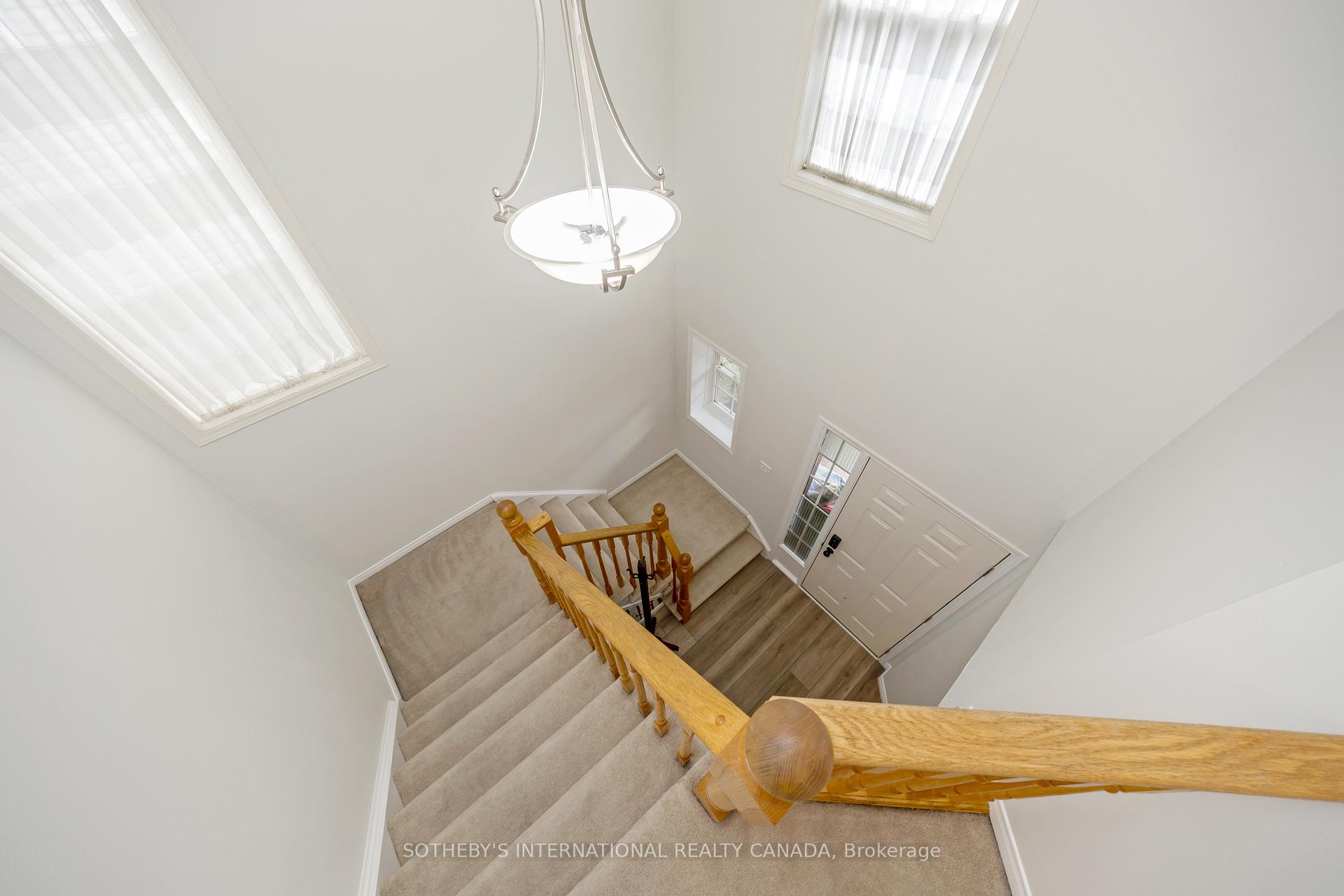 Photo 17 of 61 Darling Crescent, Guelph, Pineridge/Westminster Woods — HOMEH