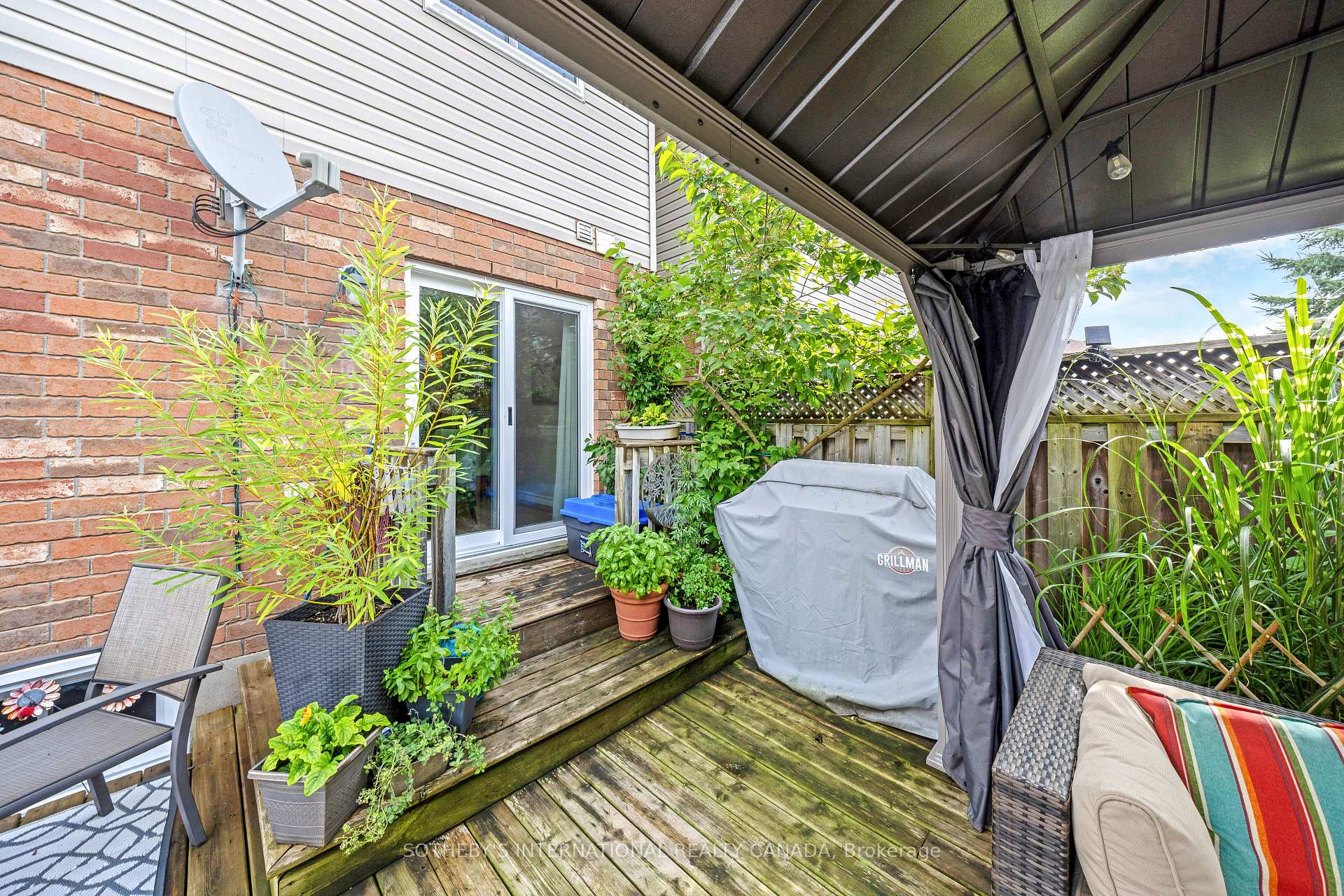Photo 23 of 61 Darling Crescent, Guelph, Pineridge/Westminster Woods — HOMEH