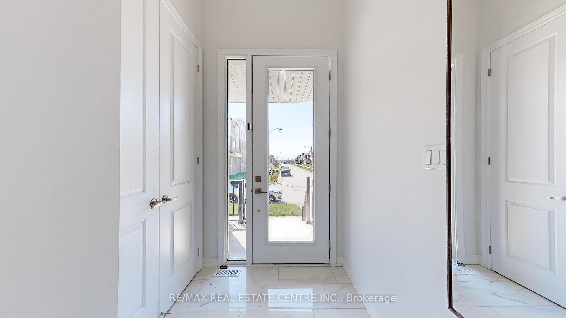 Photo 4 of 1058 Lockie Drive W, Oshawa, Kedron — HOMEH