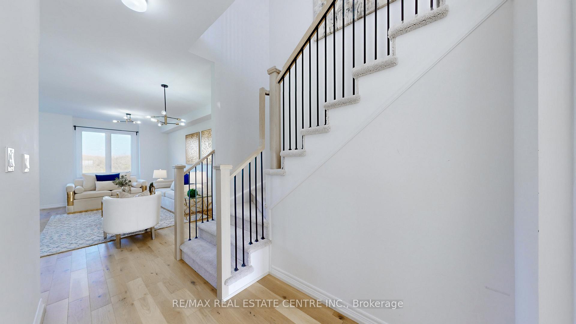 Photo 3 of 1058 Lockie Drive W, Oshawa, Kedron — HOMEH