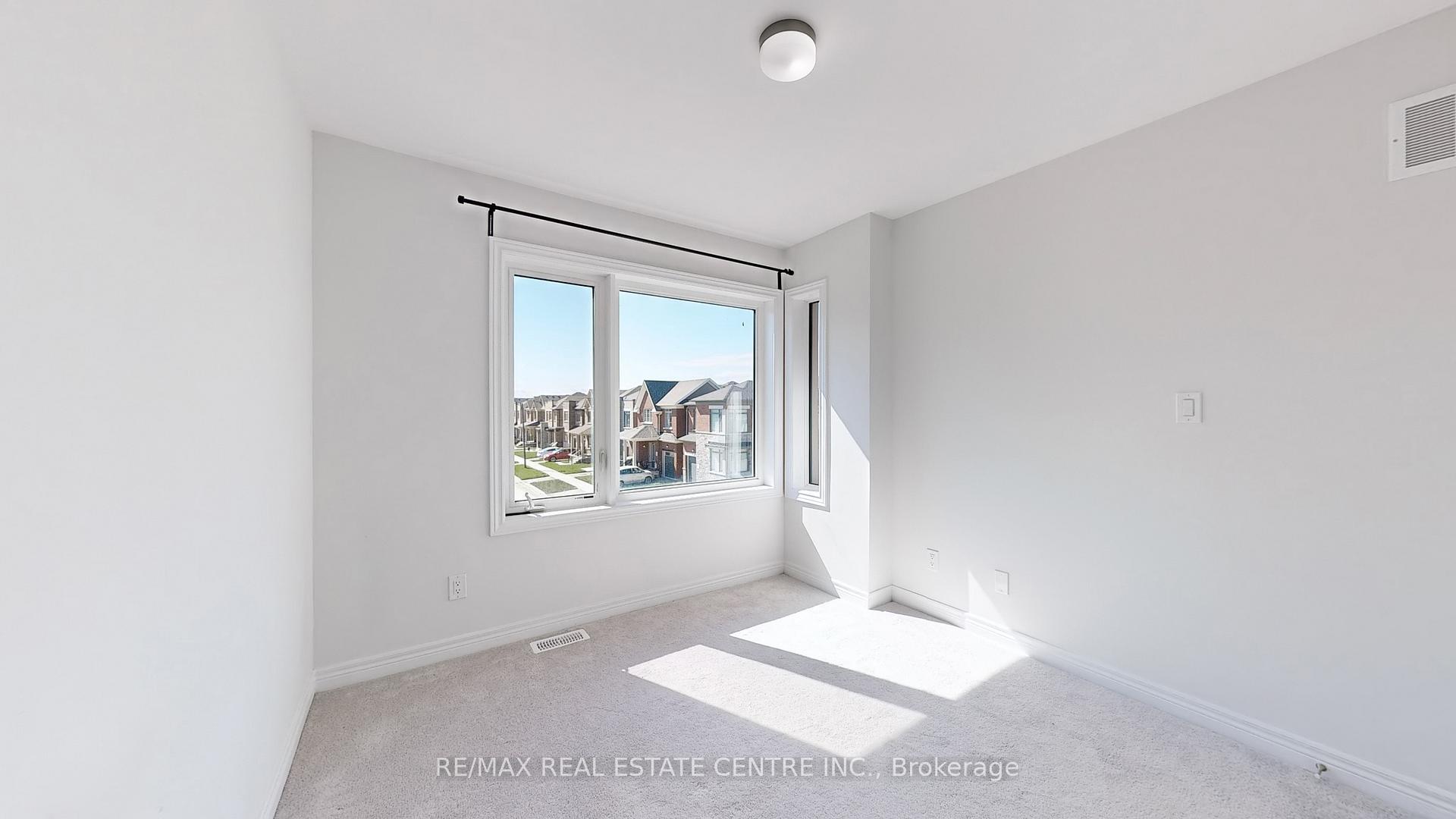 Photo 16 of 1058 Lockie Drive W, Oshawa, Kedron — HOMEH