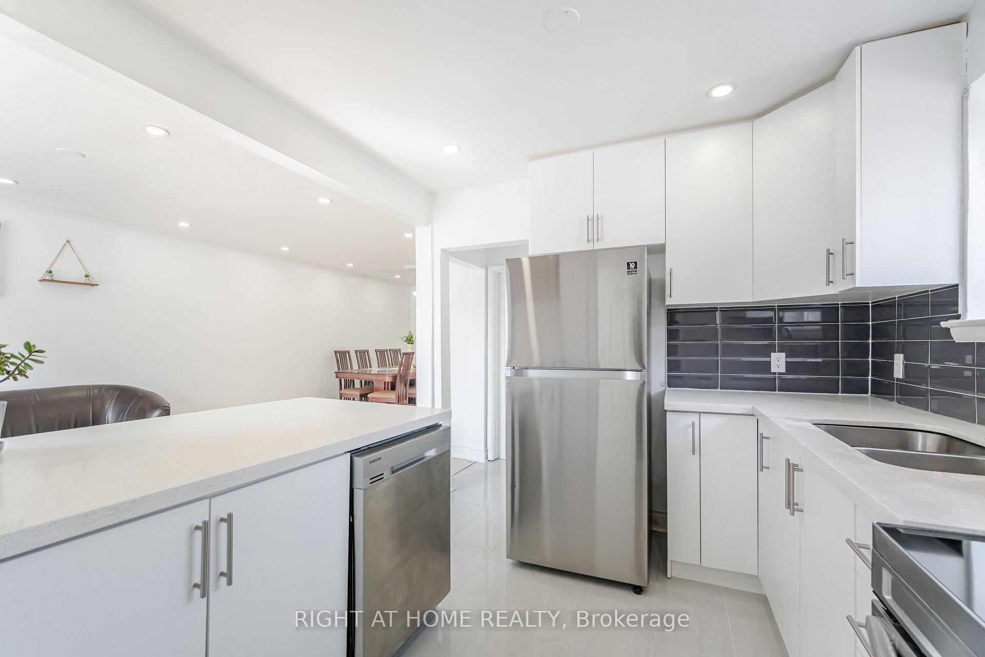 Photo 5 of 78 Sanford Crescent, Brampton, Northwood Park — HOMEH