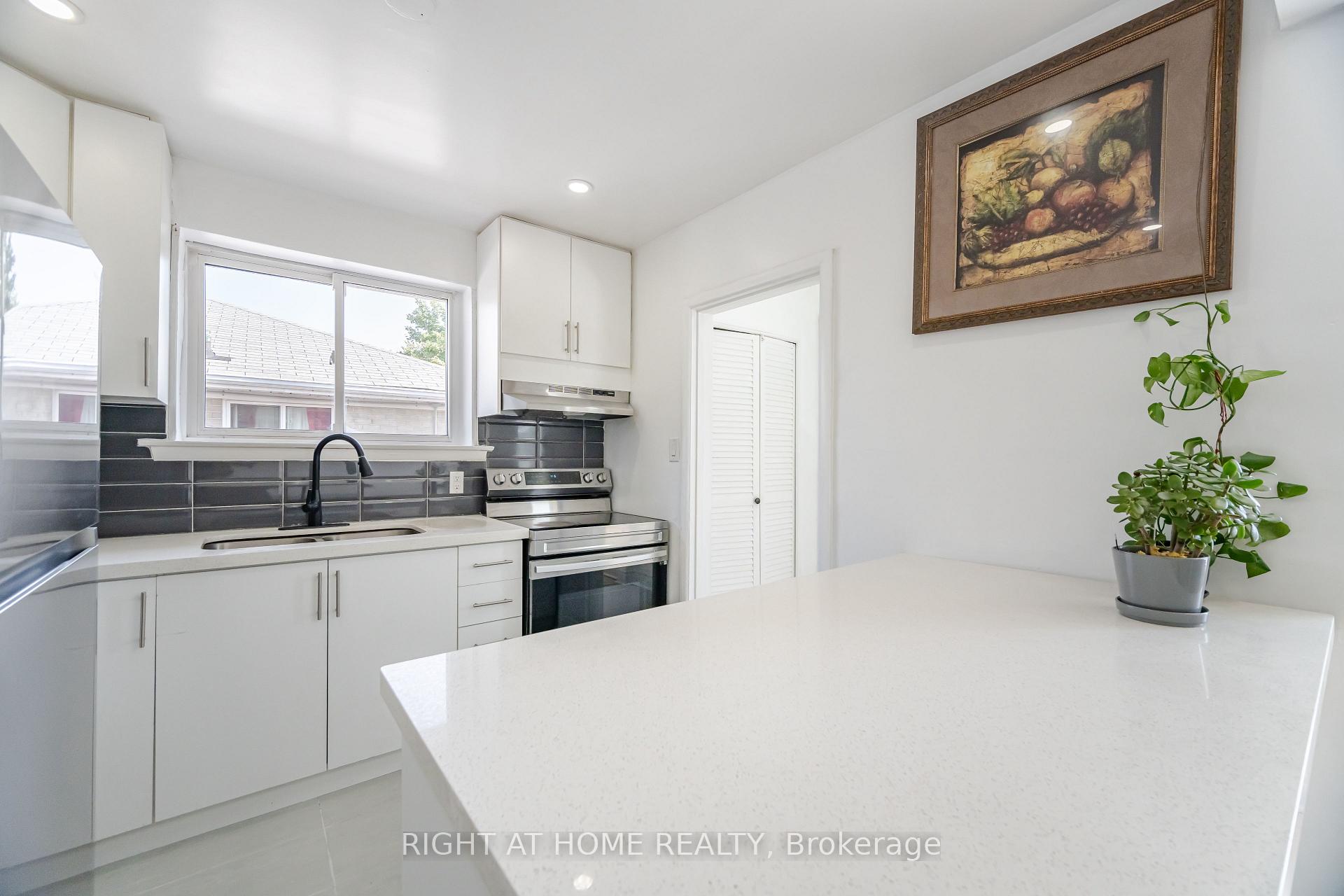 Photo 6 of 78 Sanford Crescent, Brampton, Northwood Park — HOMEH