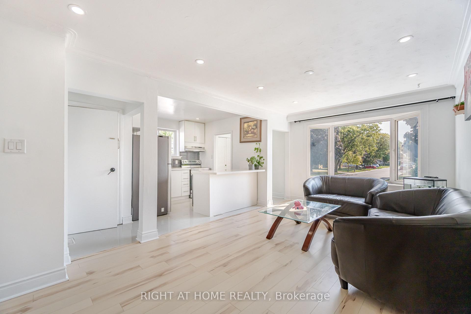 Photo 8 of 78 Sanford Crescent, Brampton, Northwood Park — HOMEH