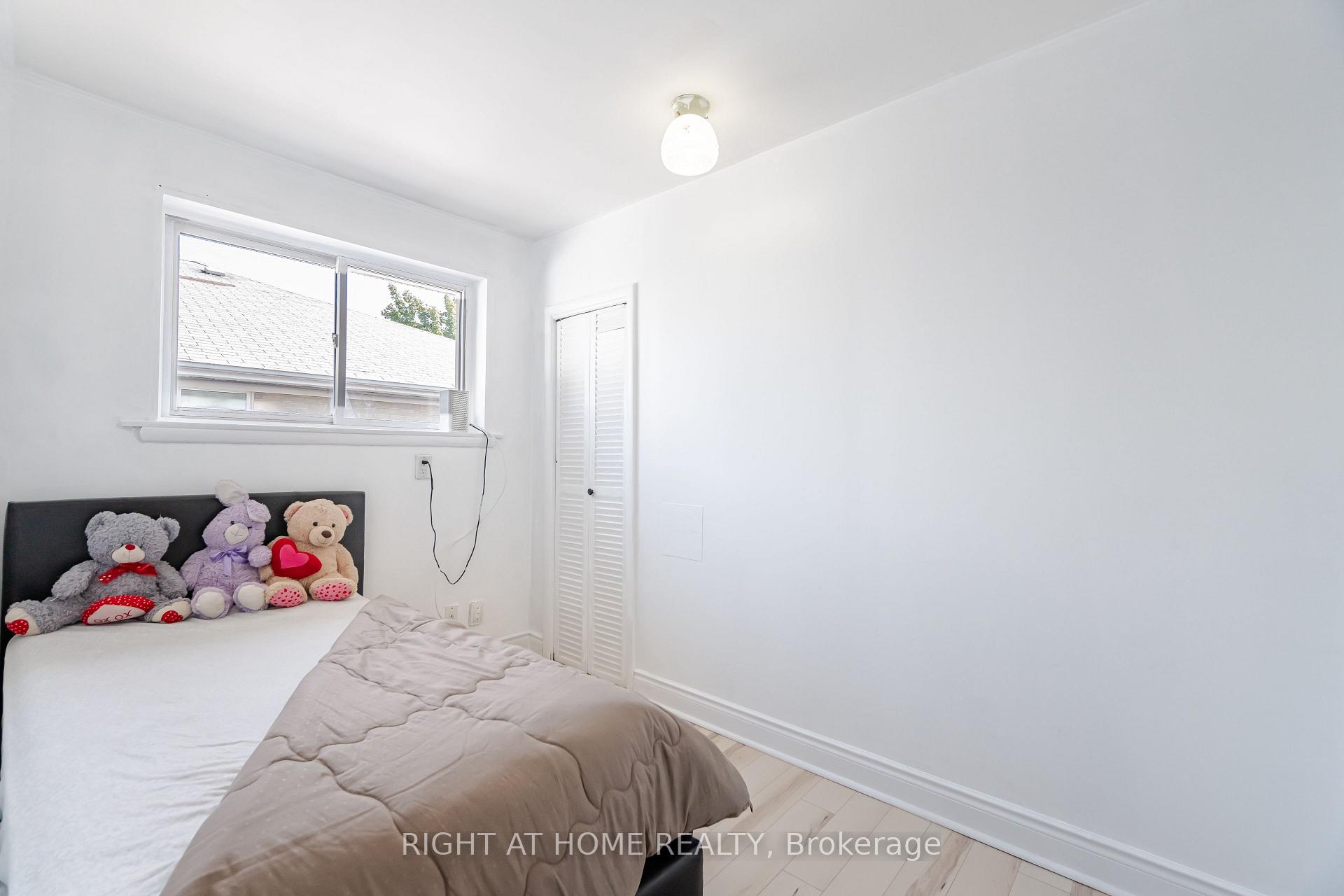 Photo 19 of 78 Sanford Crescent, Brampton, Northwood Park — HOMEH