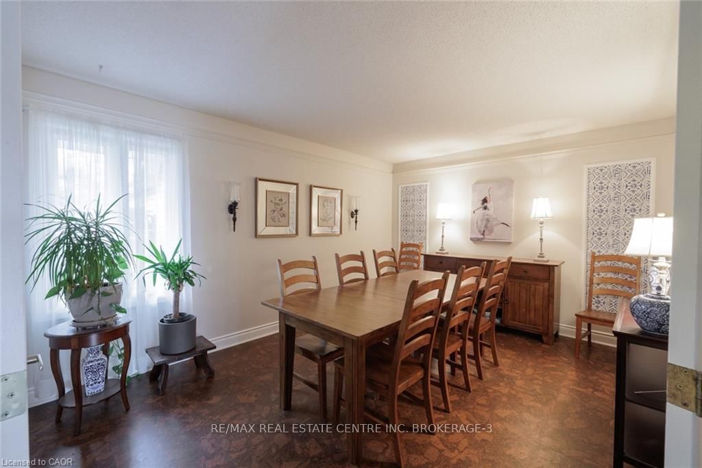 Photo 6 of 41 Wallace Drive, Barrie, Northwest — HOMEH