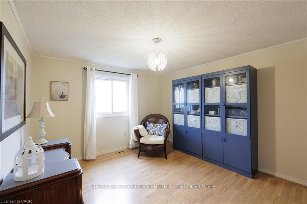 Photo 16 of 41 Wallace Drive, Barrie, Northwest — HOMEH