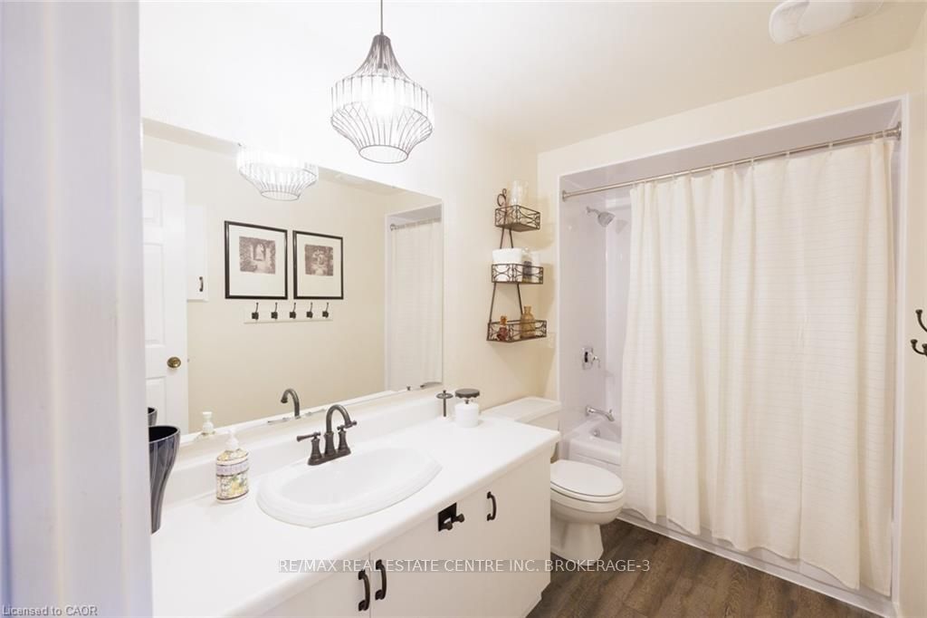 Photo 19 of 41 Wallace Drive, Barrie, Northwest — HOMEH