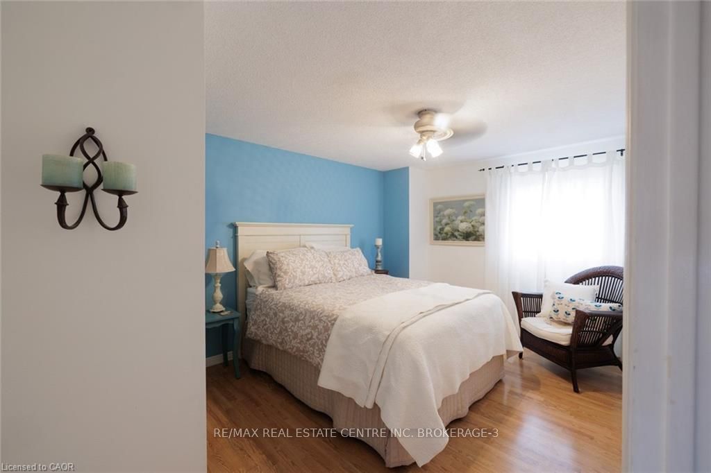 Photo 20 of 41 Wallace Drive, Barrie, Northwest — HOMEH