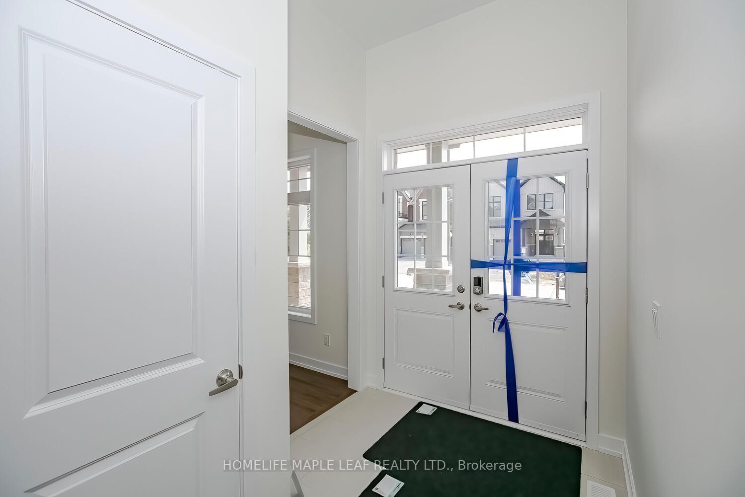 Photo 3 of 1046 Thompson Drive, Oshawa, Kedron — HOMEH