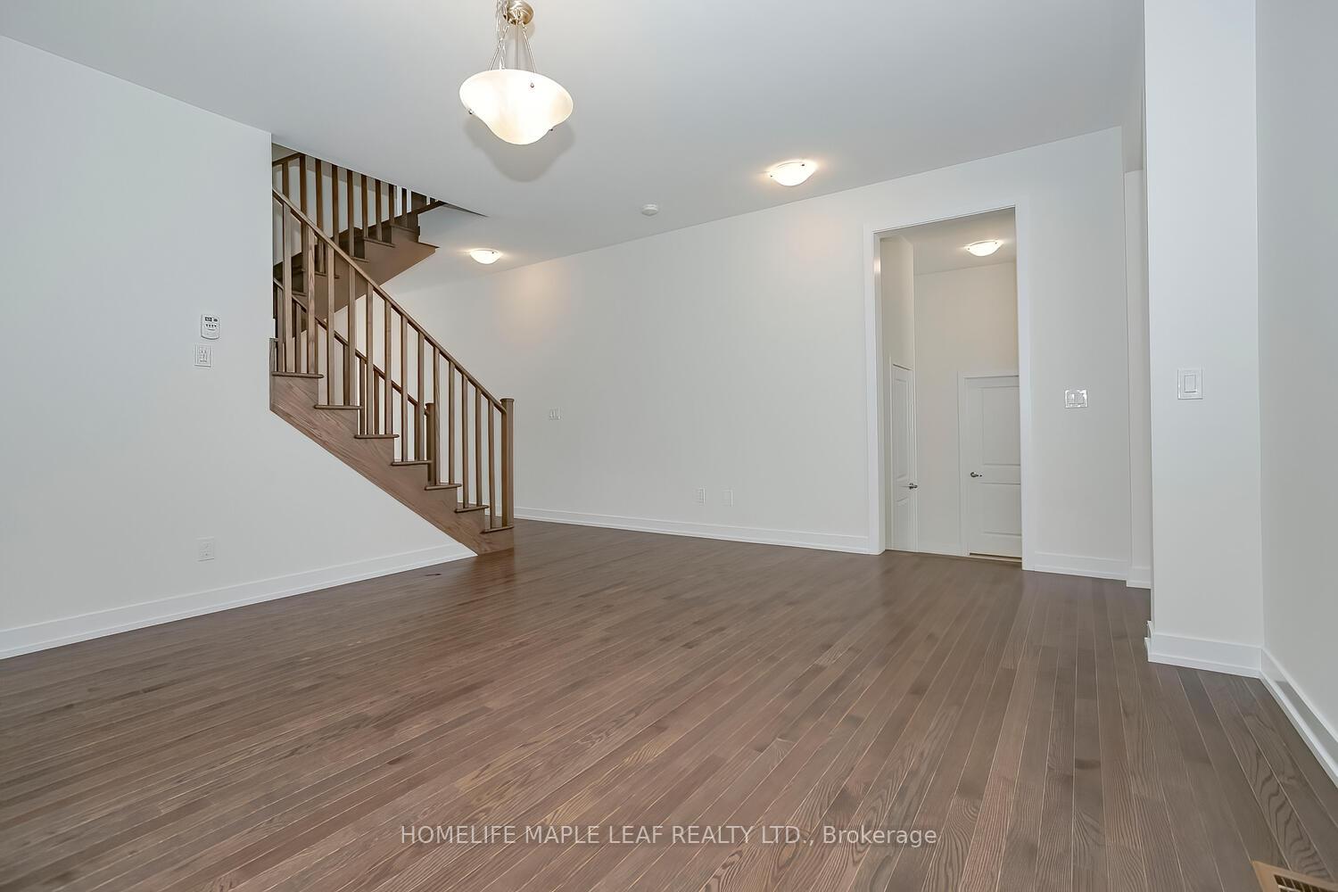 Photo 10 of 1046 Thompson Drive, Oshawa, Kedron — HOMEH