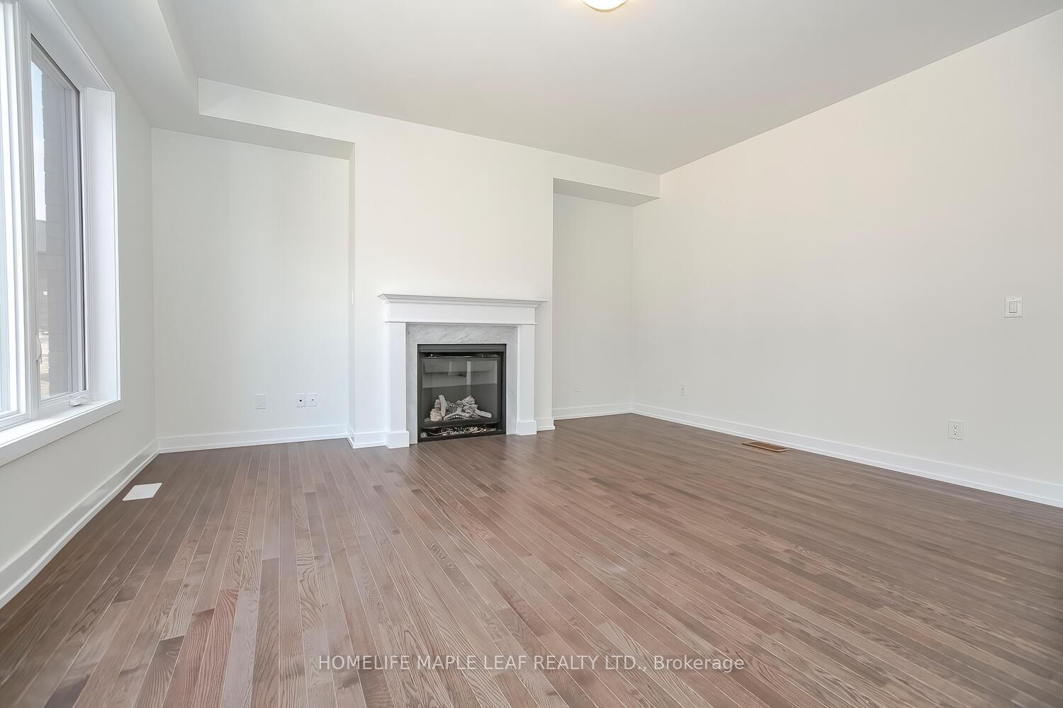 Photo 11 of 1046 Thompson Drive, Oshawa, Kedron — HOMEH