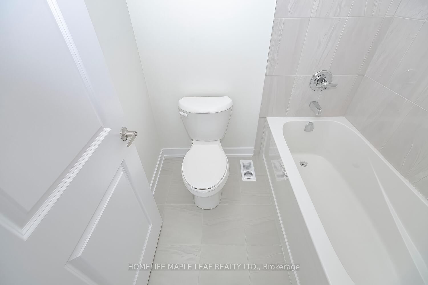 Photo 32 of 1046 Thompson Drive, Oshawa, Kedron — HOMEH