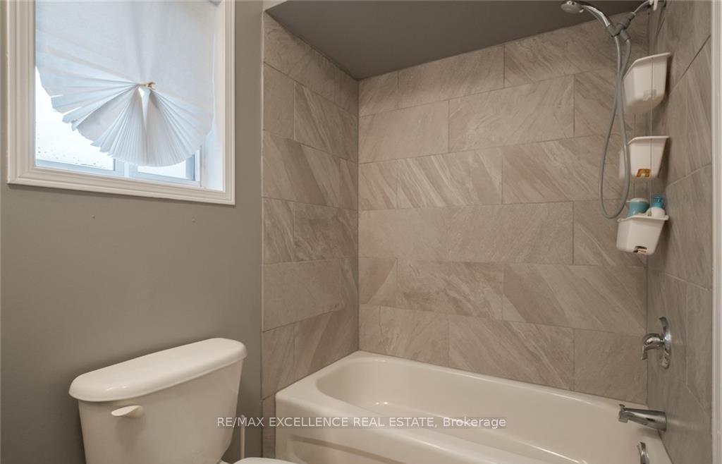 Photo 13 of 7 Gaydon Way, Brant, Brantford Twp — HOMEH
