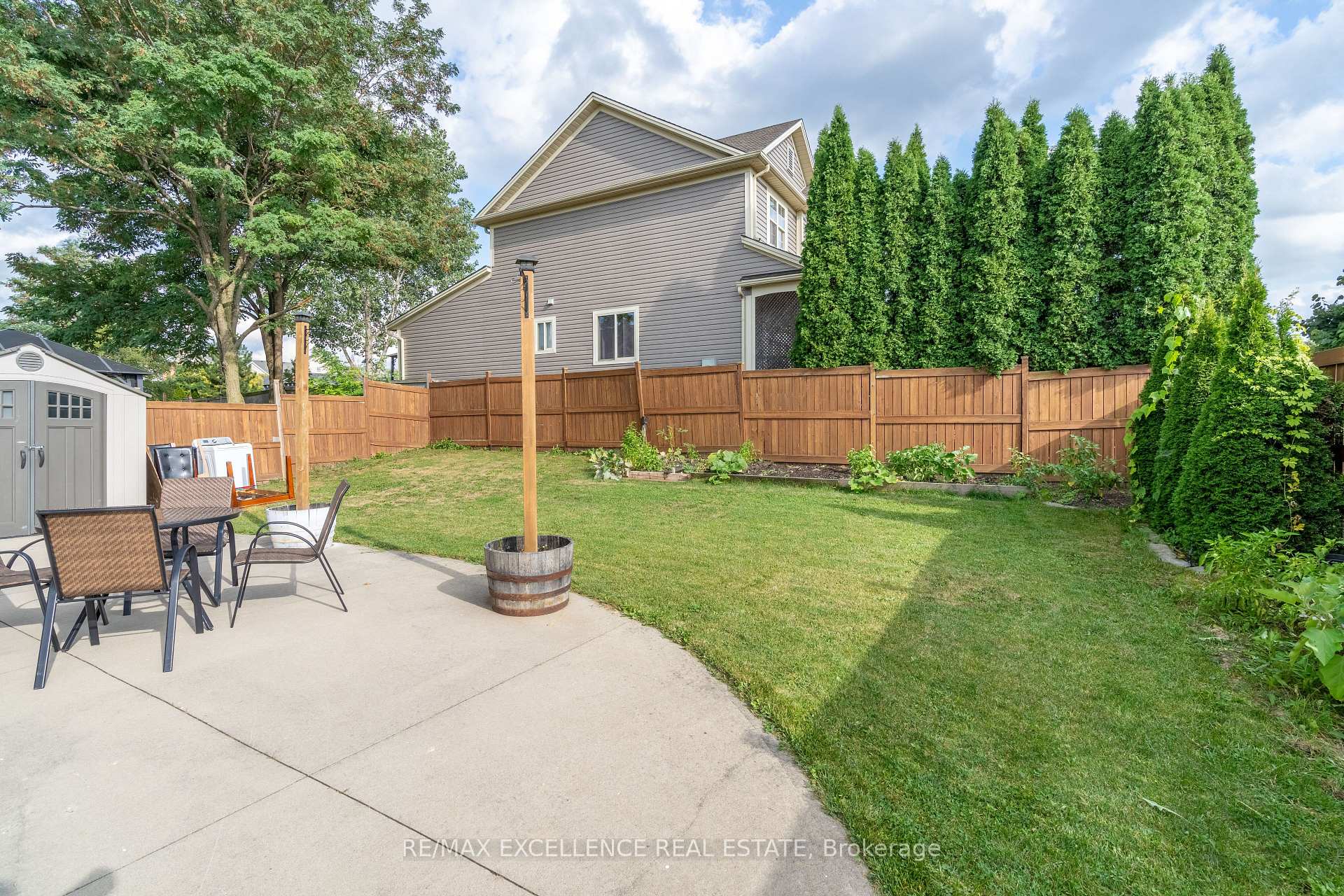 Photo 17 of 7 Gaydon Way, Brant, Brantford Twp — HOMEH