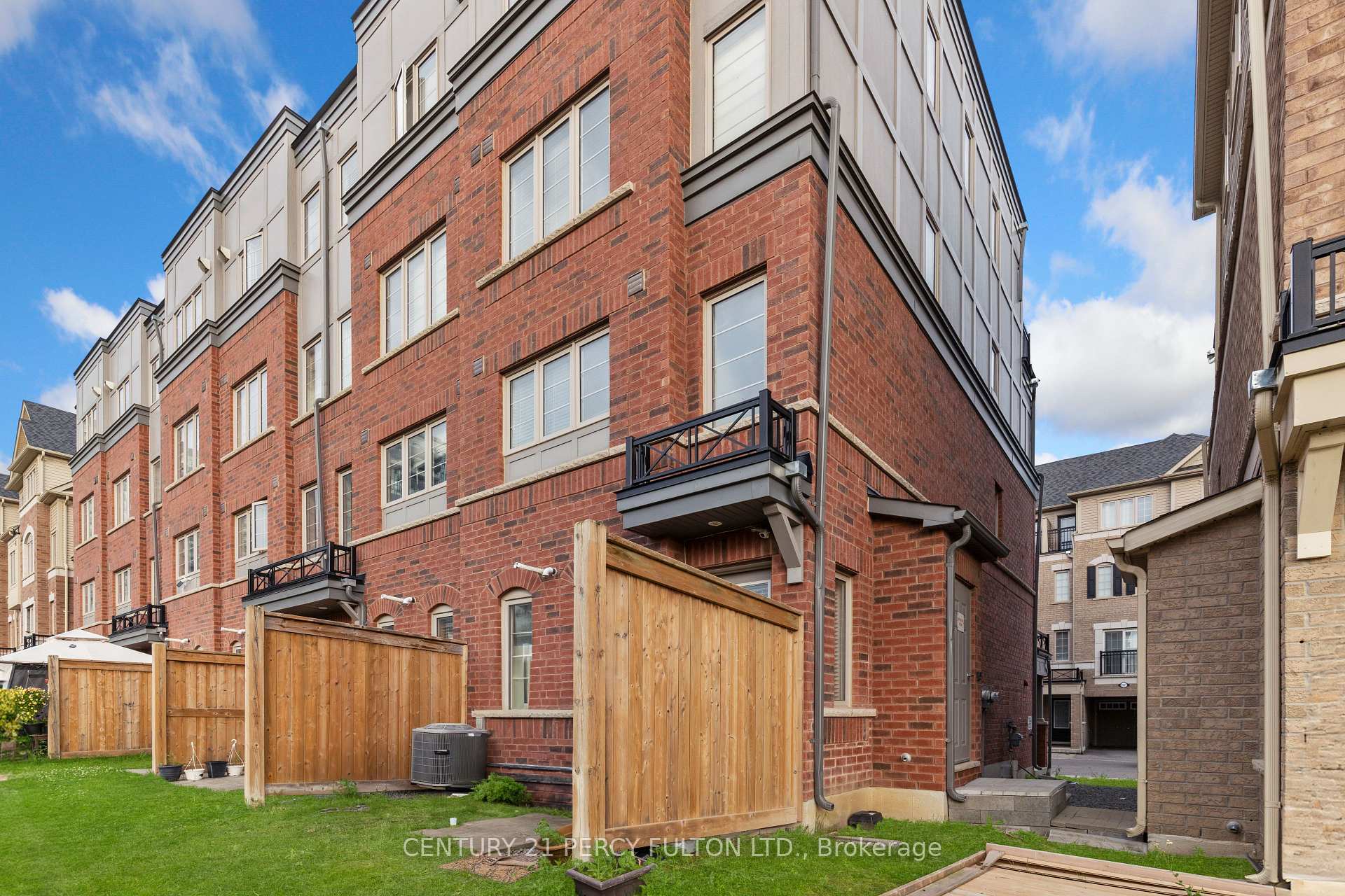 Photo 13 of Unit 21, 2526 Bromus Path, Oshawa, Windfields — HOMEH