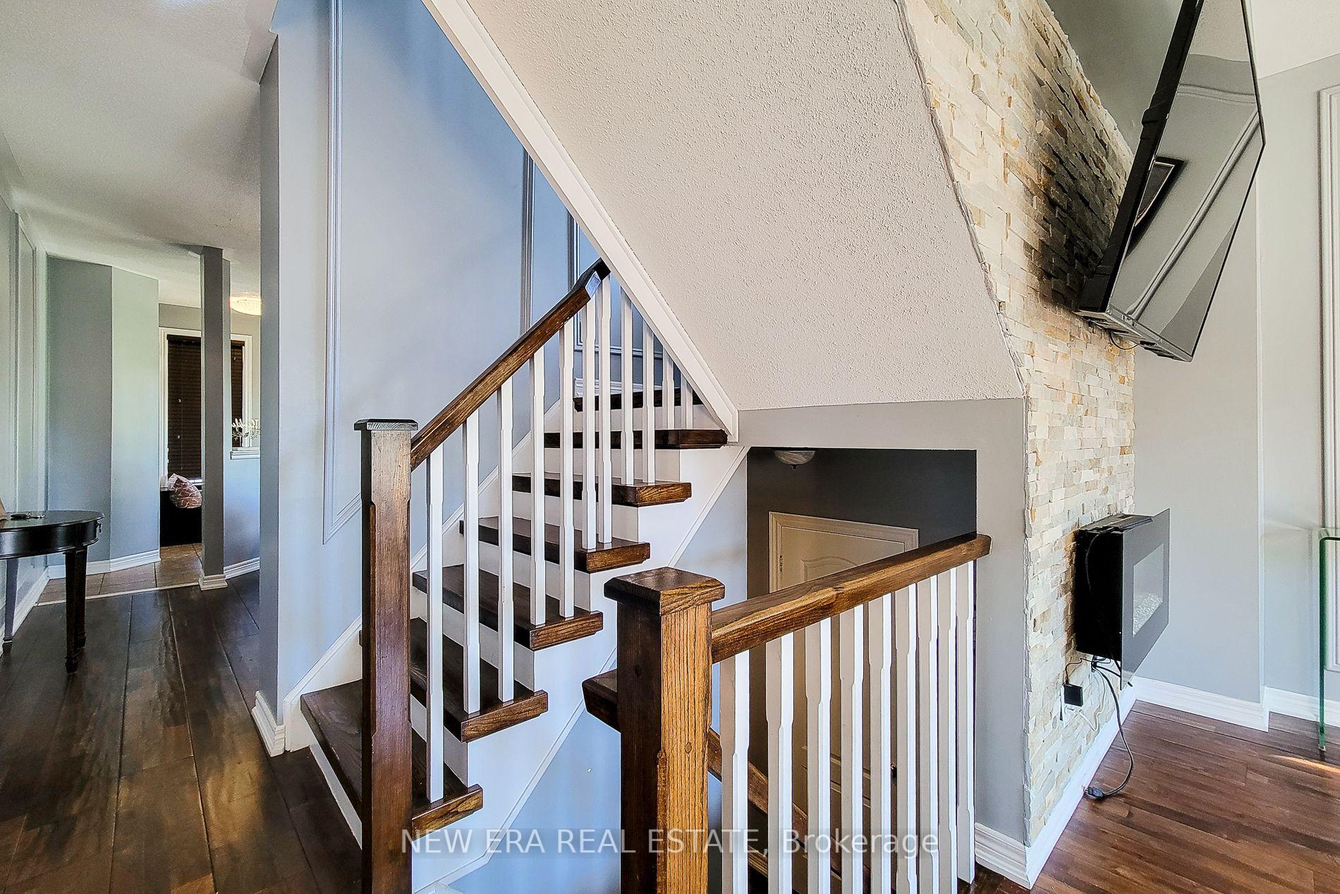 Photo 24 of 3 Hartland Road, Hamilton, Stoney Creek — HOMEH