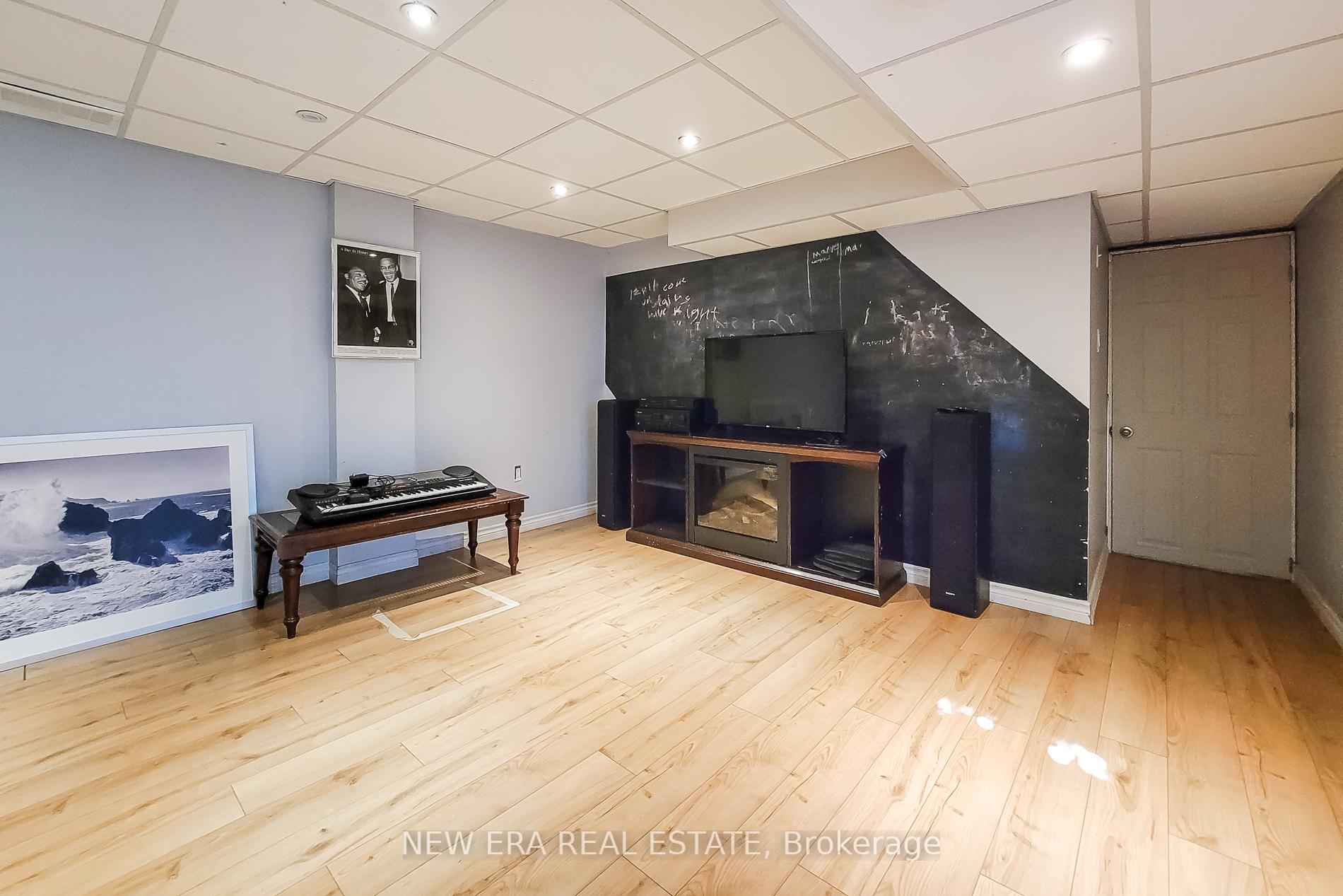 Photo 36 of 3 Hartland Road, Hamilton, Stoney Creek — HOMEH