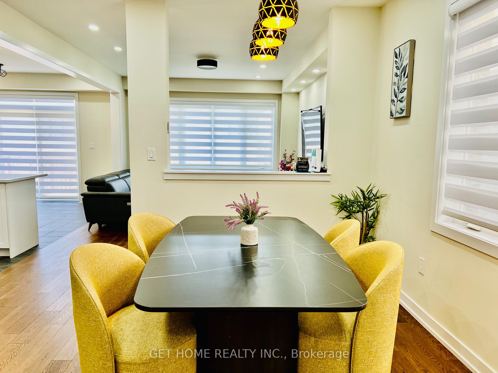 Photo 2 of 25 Wintergreen Crescent, Haldimand — HOMEH