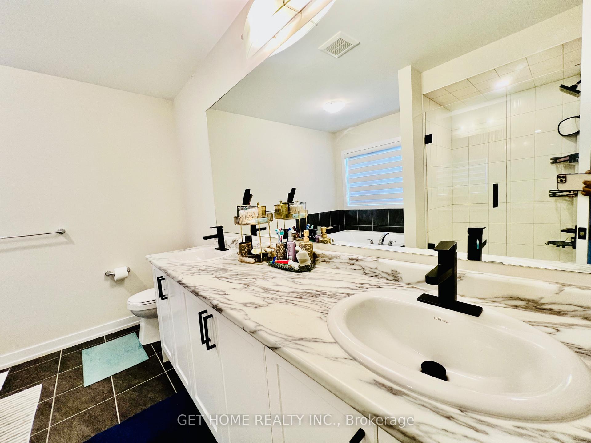 Photo 14 of 25 Wintergreen Crescent, Haldimand — HOMEH