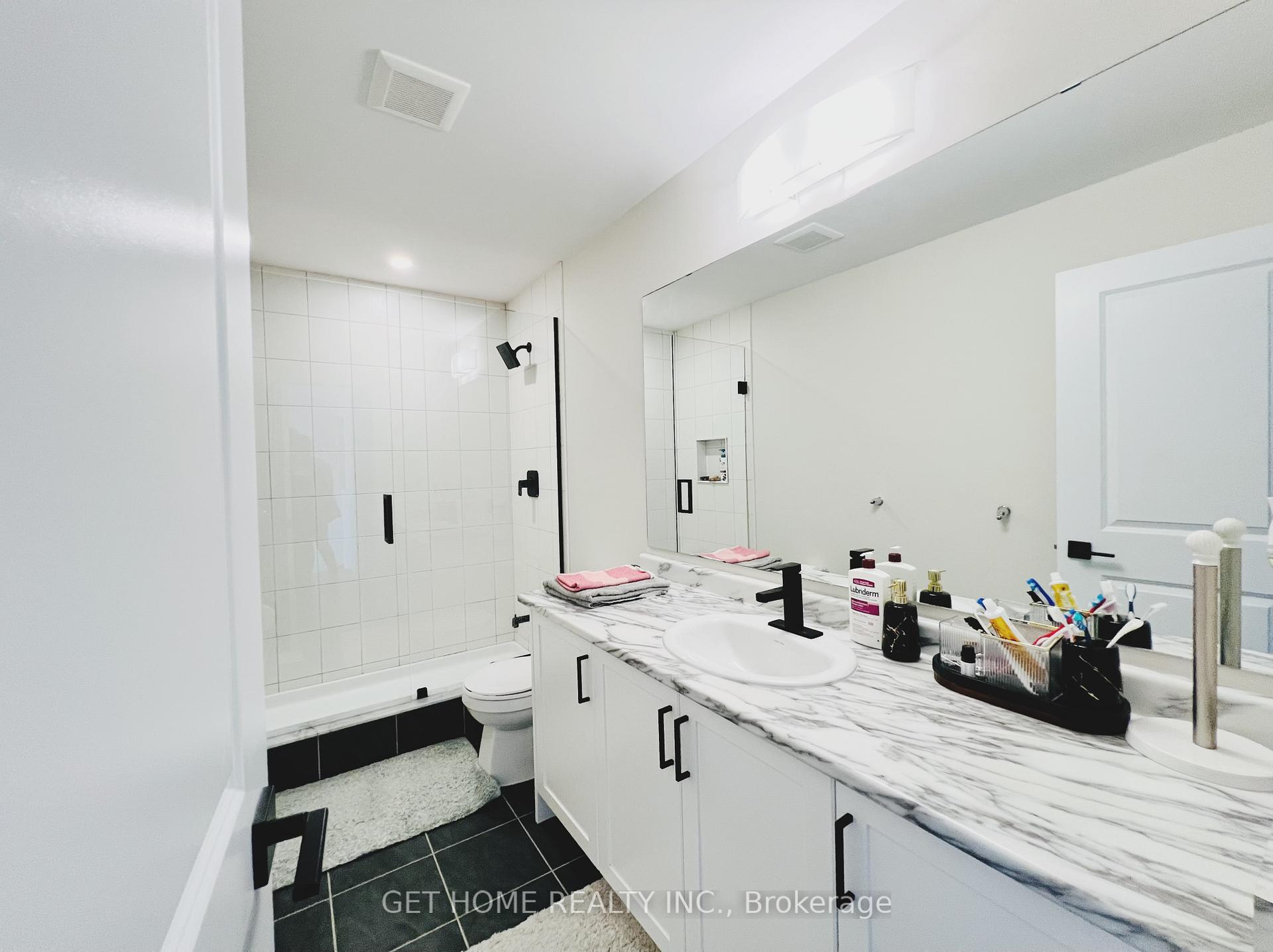 Photo 24 of 25 Wintergreen Crescent, Haldimand — HOMEH