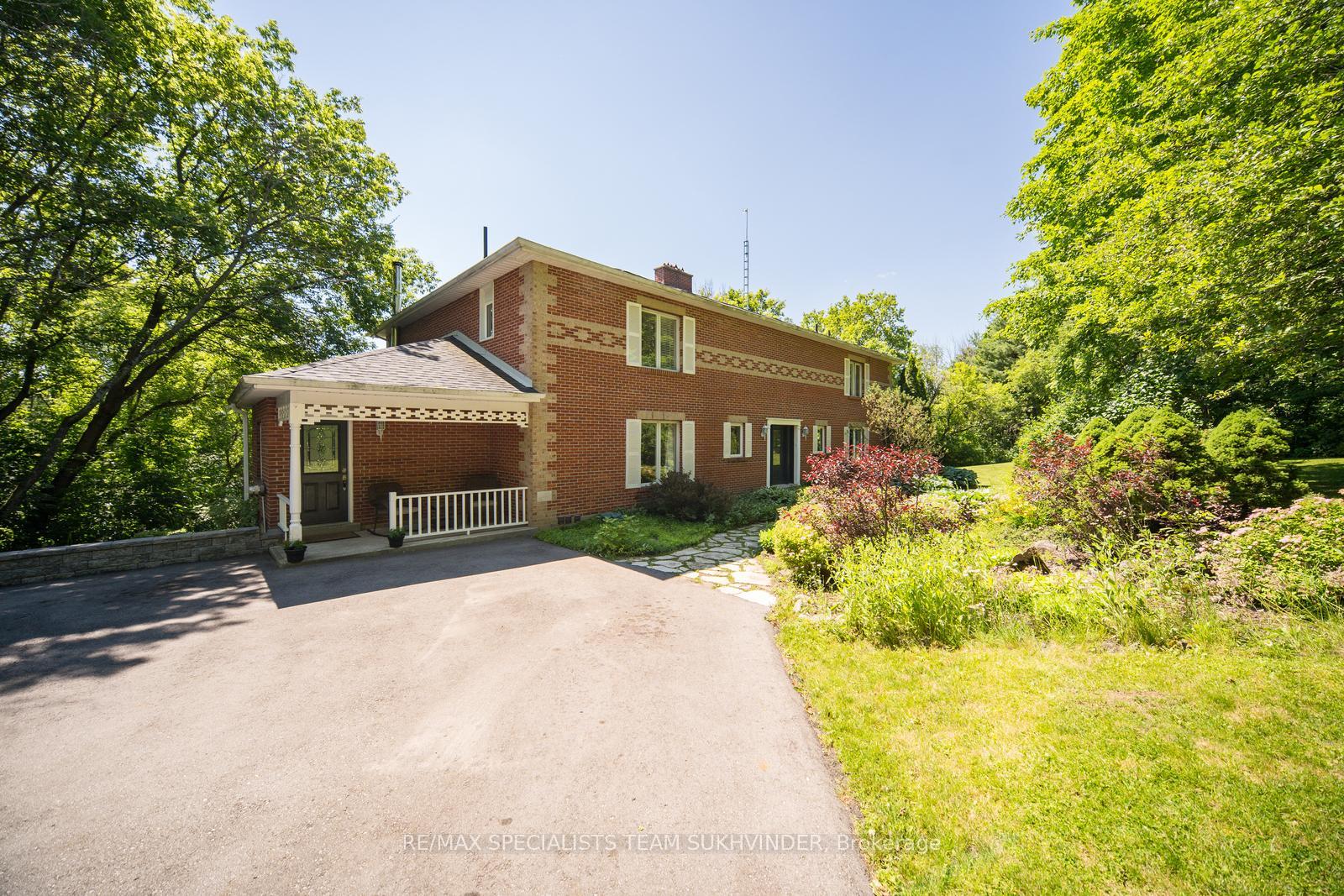 Front of 21 Southridge Trail