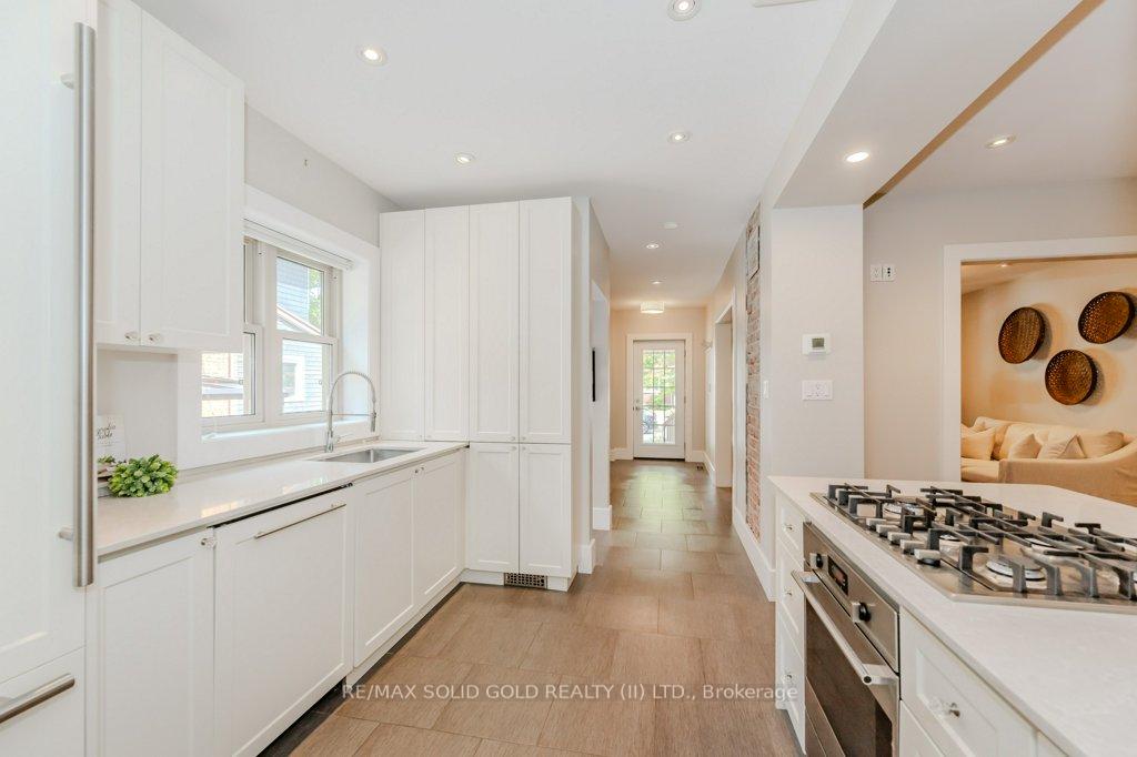 Photo 17 of 123 Belmont Avenue, Waterloo — HOMEH
