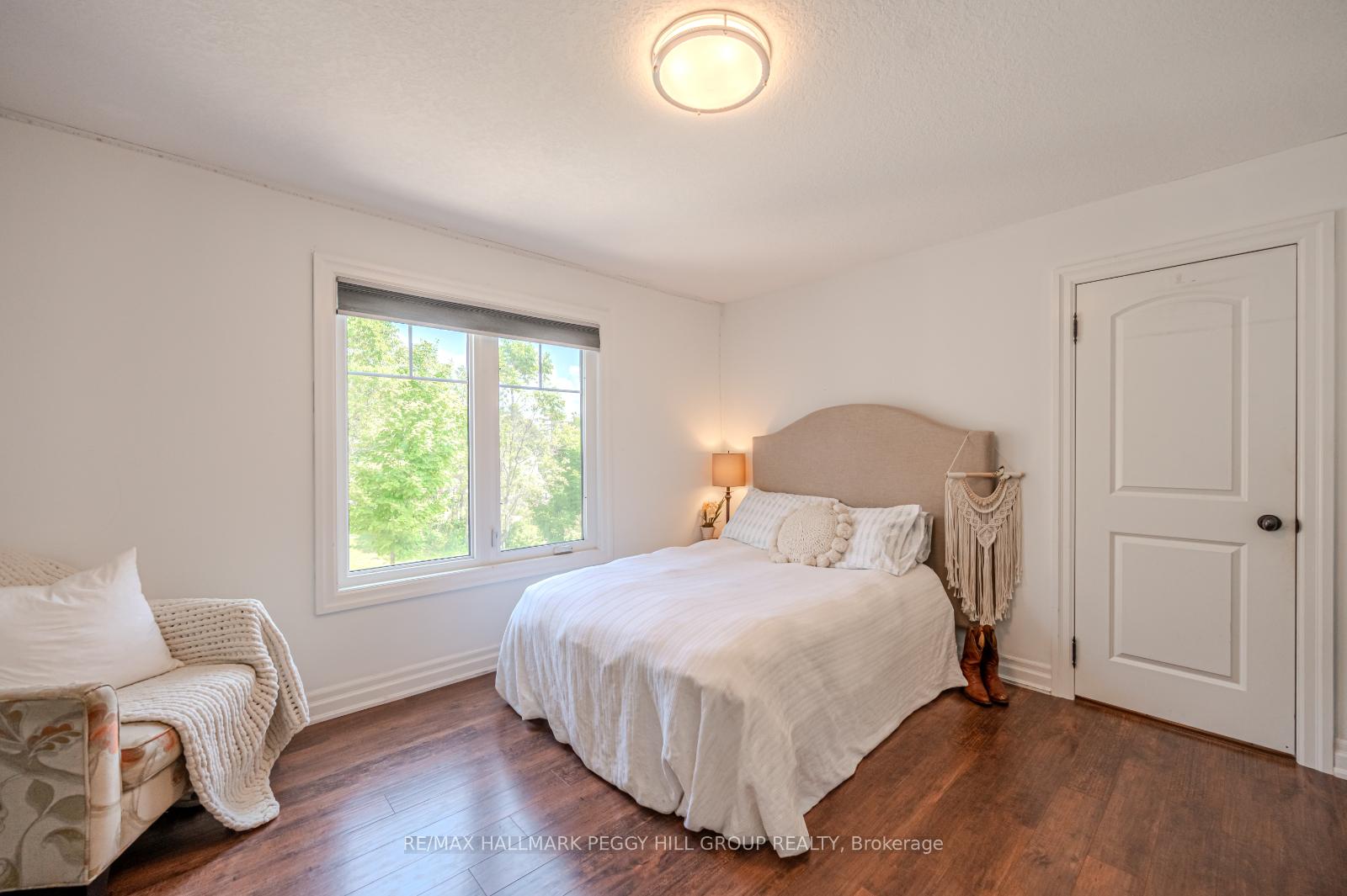 Photo 17 of 16 Bridle Path, Oro-Medonte, Horseshoe Valley — HOMEH